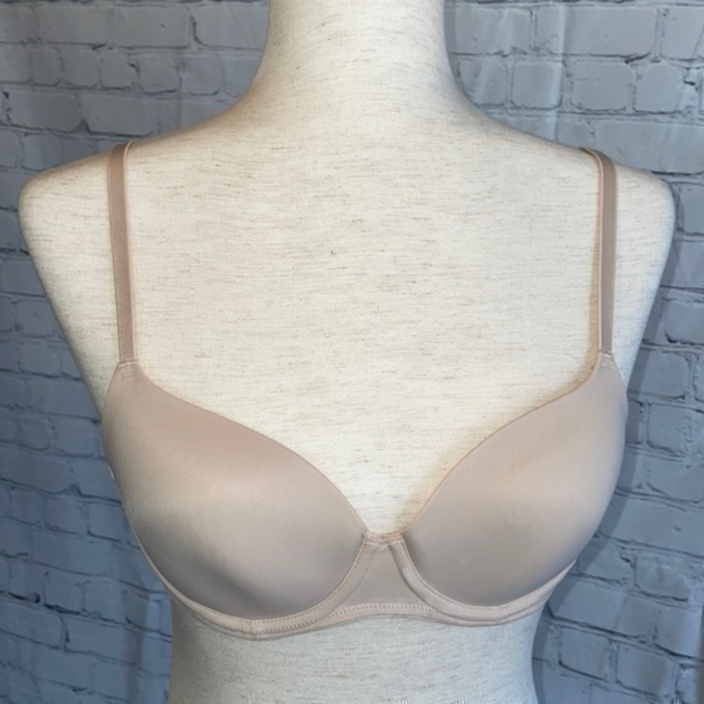 Victoria’s Secret PINK nude bra